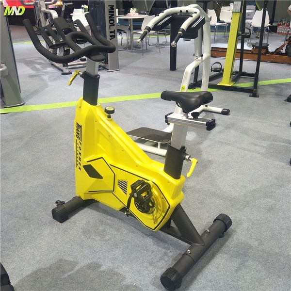 D04 Magnetic Spin Bike